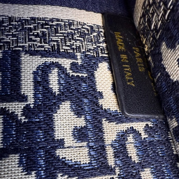 Bag Dior, Navy Blue, NWT,
size 9.25” x 3.25” x 7.0” fabric - Picture 4 of 9